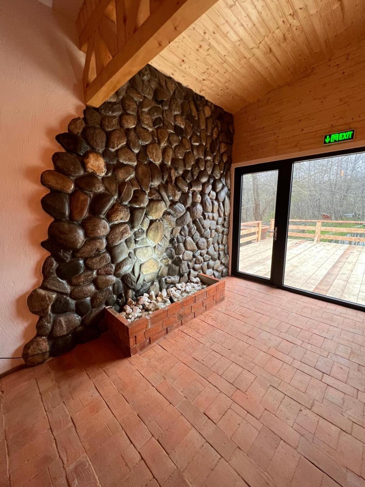 Pastravaria Zavoi Valea Danului Esterno foto